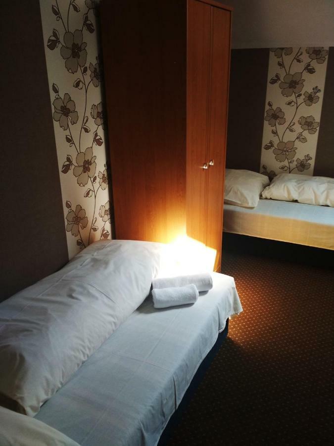 Sawik Dziekanowice Motel Lednogora Esterno foto
